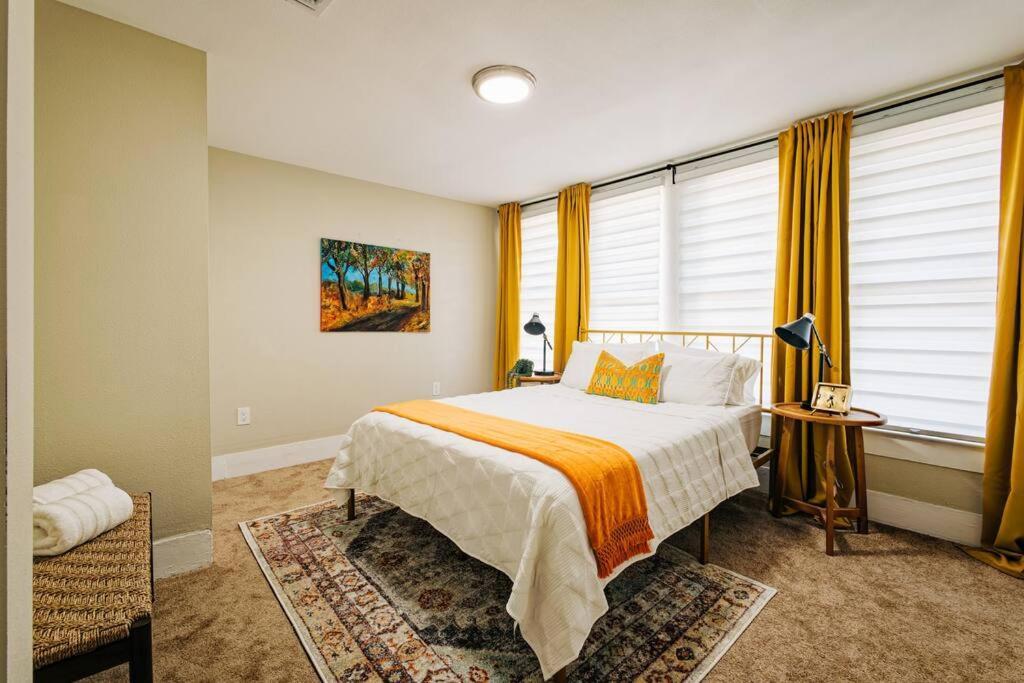 Close To Downtown San Antonio,Tx With Private Backyard And Firepit Buitenkant foto
