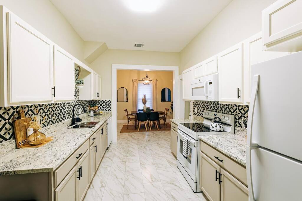 Close To Downtown San Antonio,Tx With Private Backyard And Firepit Buitenkant foto