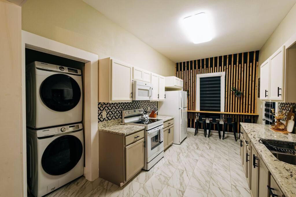 Close To Downtown San Antonio,Tx With Private Backyard And Firepit Buitenkant foto